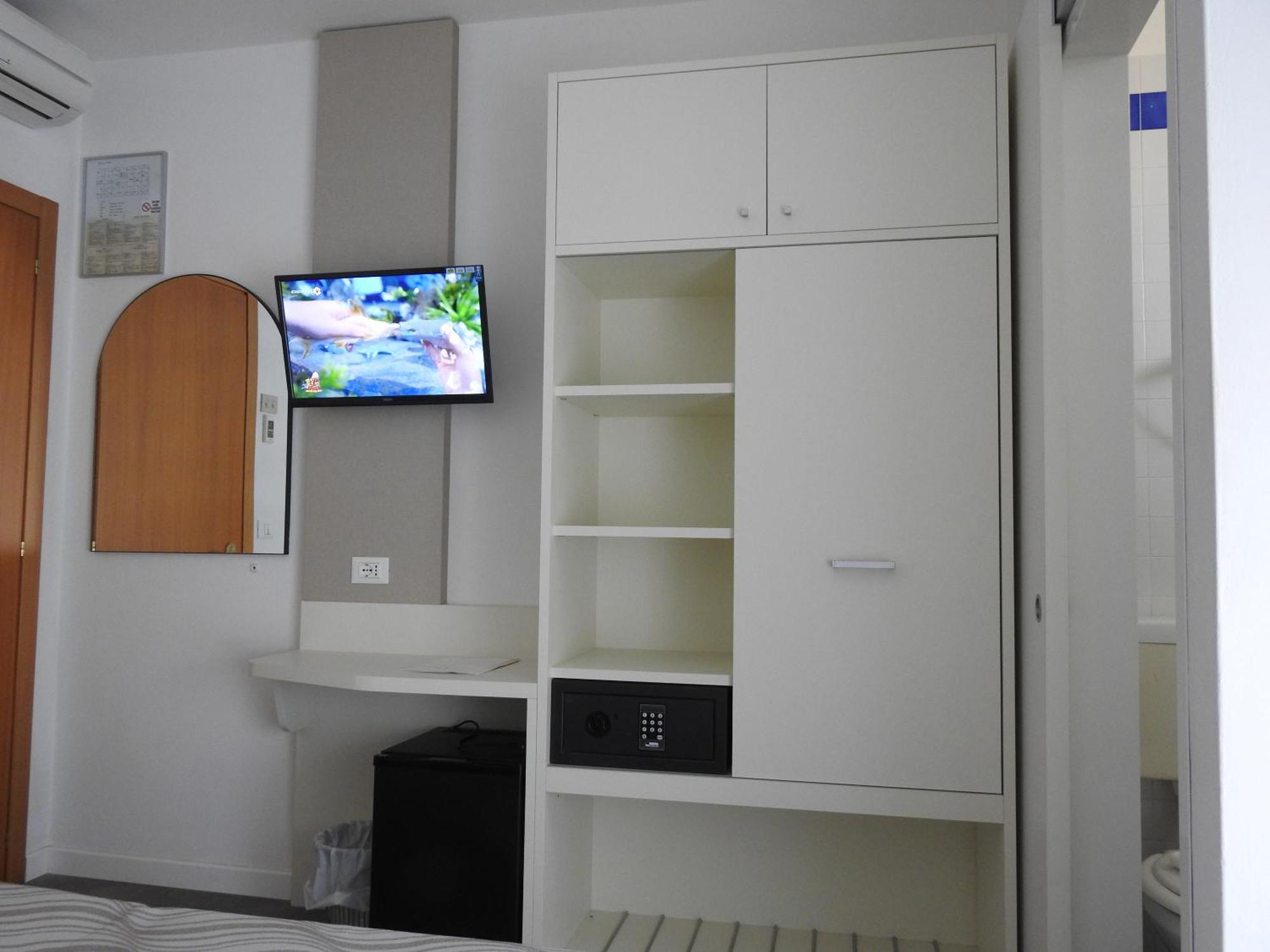 Hotel Villa Candia Lignano Sabbiadoro Buitenkant foto