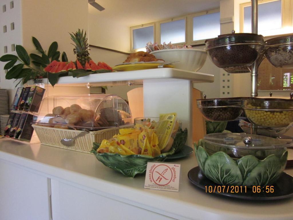 Hotel Villa Candia Lignano Sabbiadoro Buitenkant foto
