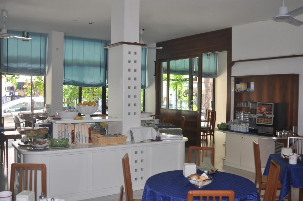 Hotel Villa Candia Lignano Sabbiadoro Buitenkant foto
